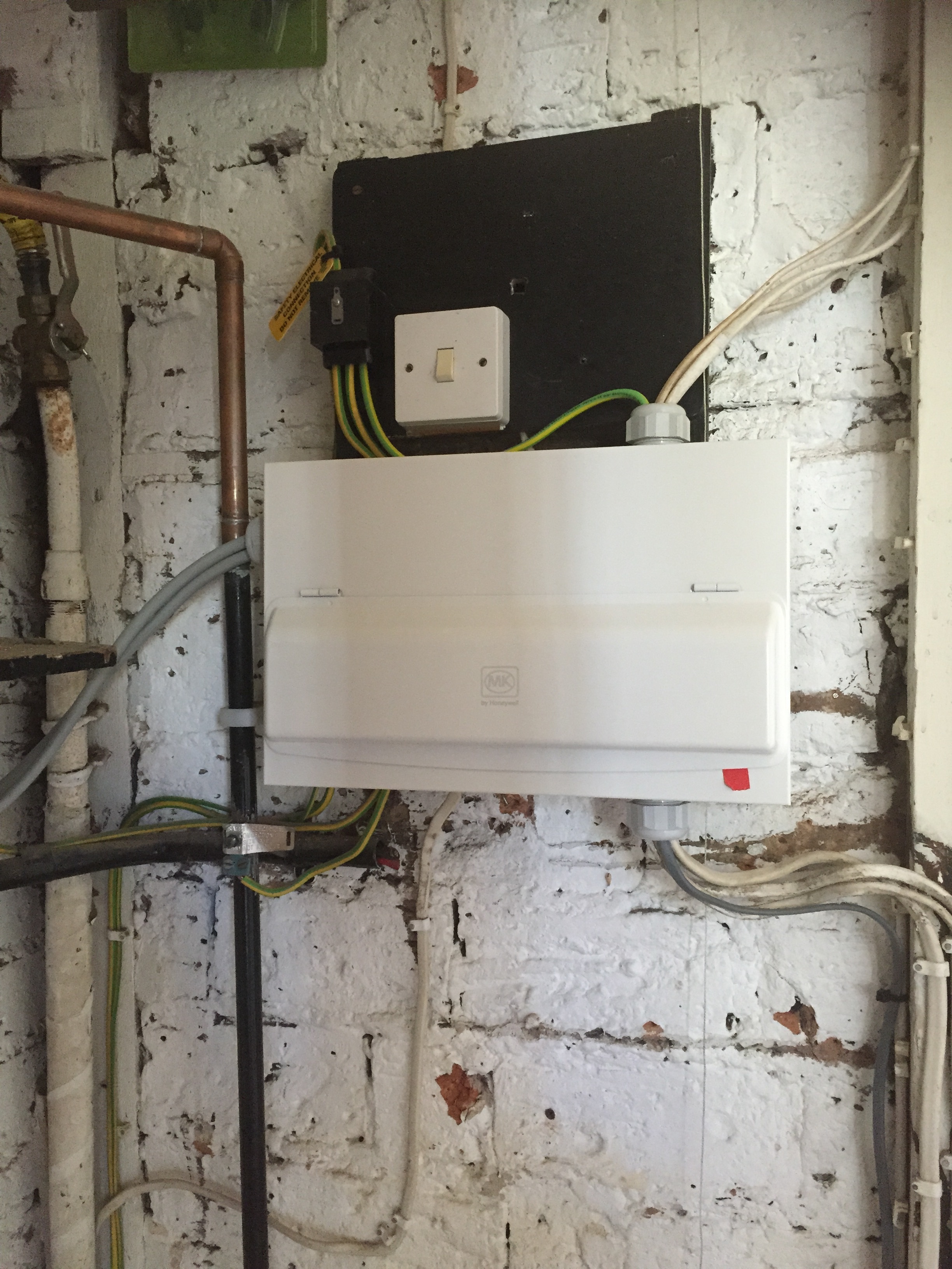 fusebox regulations electrician dartford